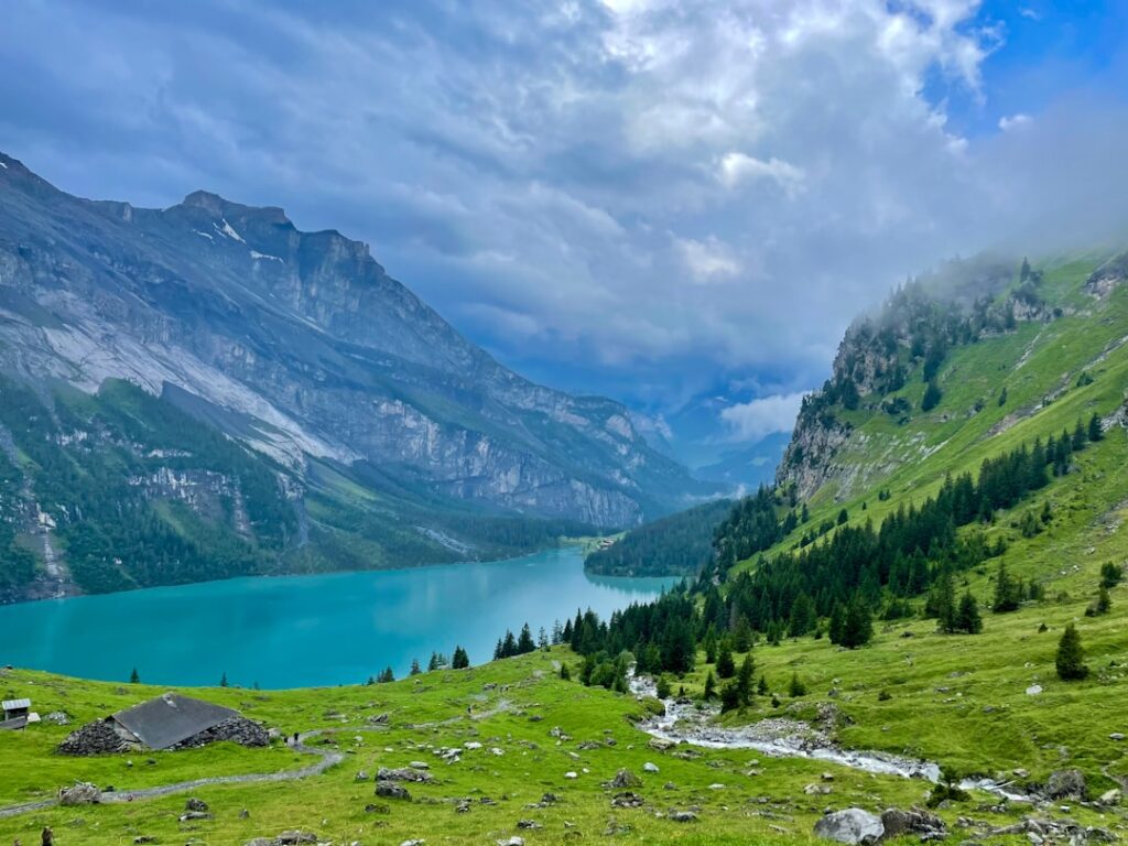 A scenic view of a lake in the mountains