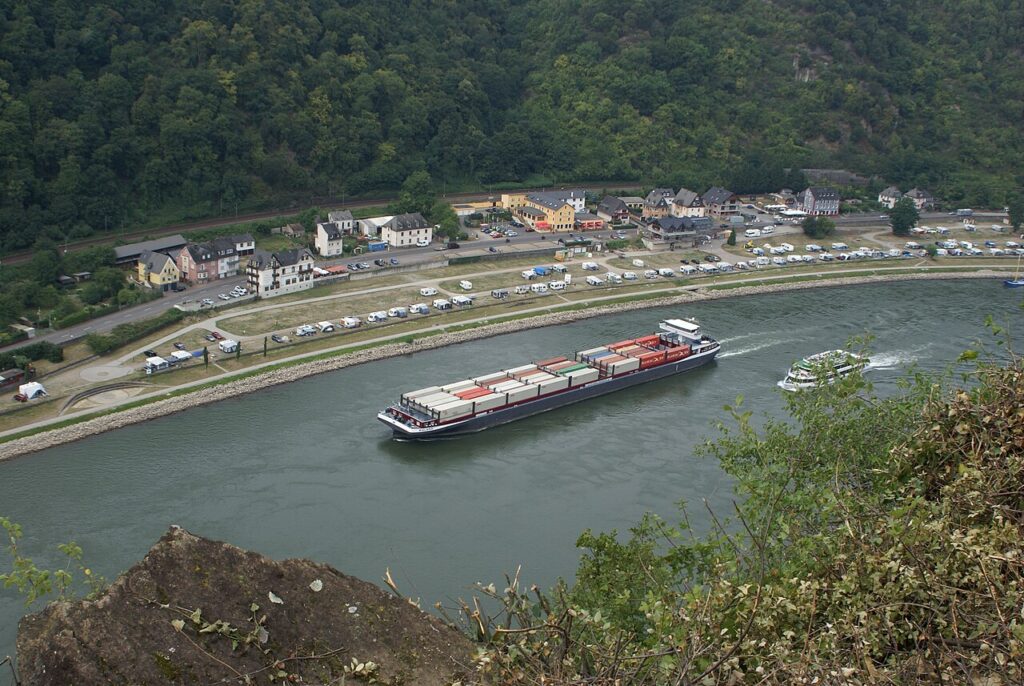 BOLERO passing the Lorelei in the Rhine upstream.JPG