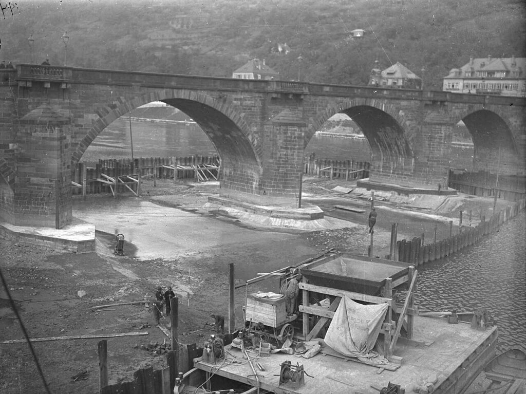 Baugrube Alte Brücke Heidelberg 1924 HB01139.jpg