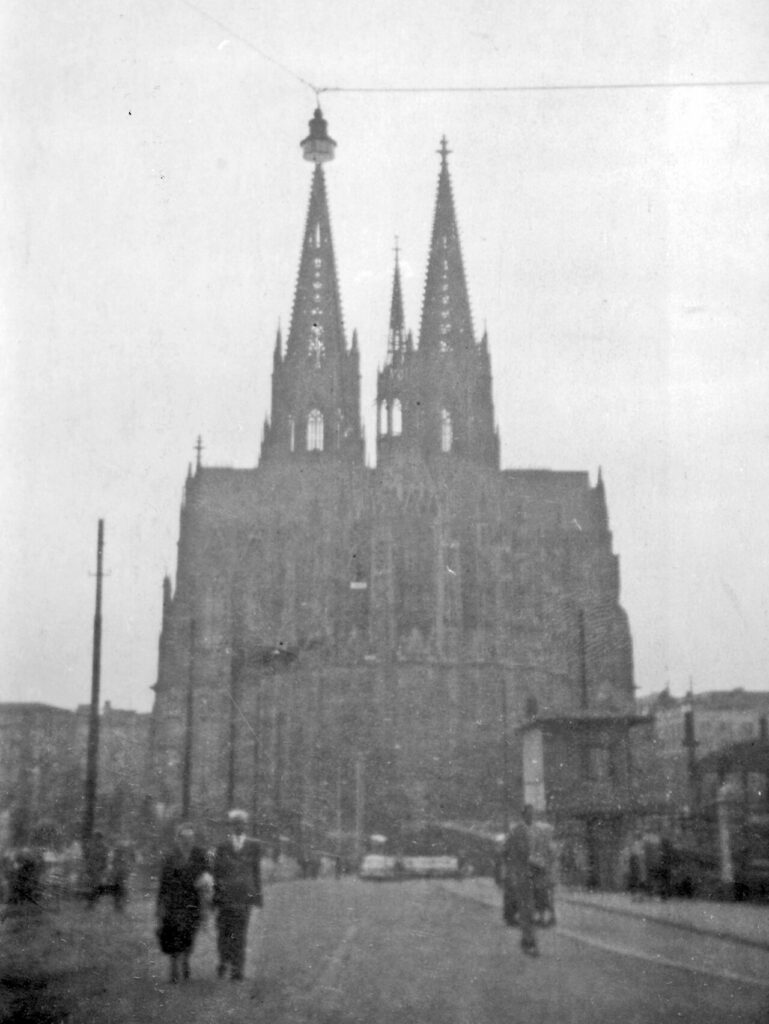 Cologne Cathedral Sept 1956 (51177409779).jpg