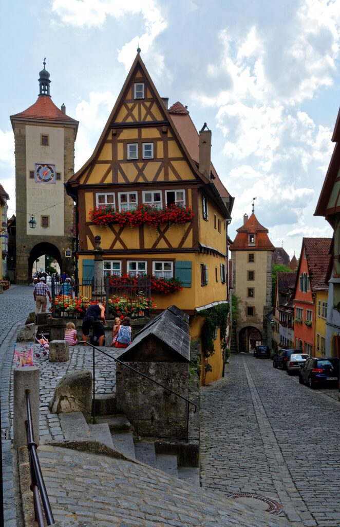 Rothenburg ob der Tauber, Mittelalterliches Kleinod an der Romantischen Straße 02.jpg