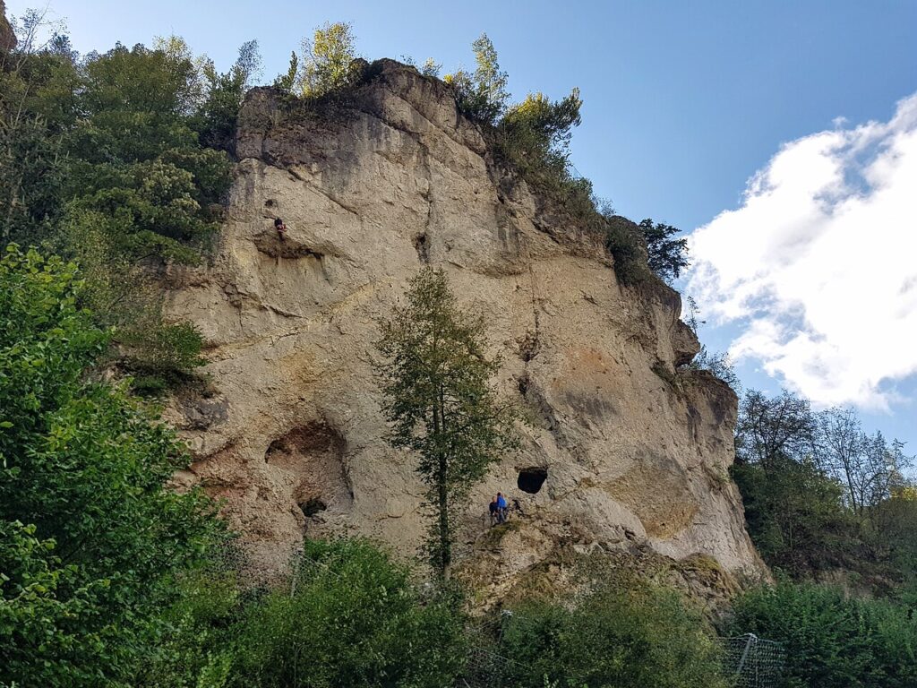 Rock climbing, Pottensteiner Wand, Franconian Switzerland 01.jpg